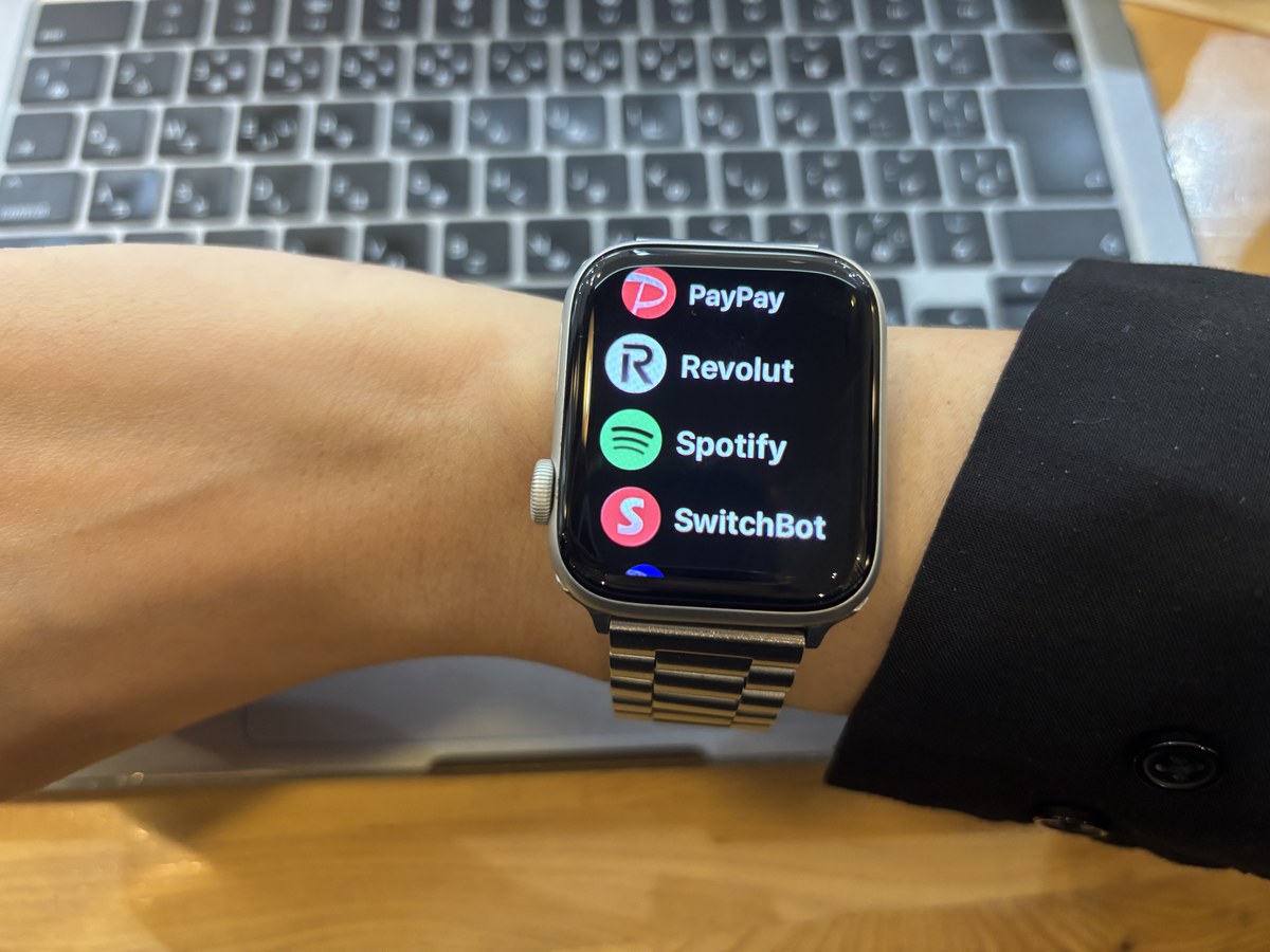 Apple Watchのアプリ画面（PayPayなどキャッシュレス決済アプリを表示）